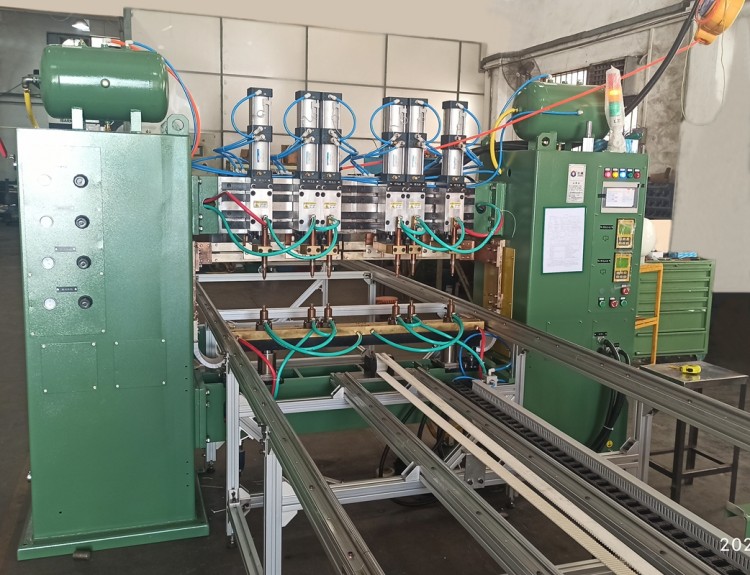  Elevator Door Panel Spot Welder — Gantry-type Mesh Welder Elevator Door Panel Spot Welder — Gantry-type Mesh Welder Elevator Door Panel Spot Welder — Gantry-type Mesh Welder
