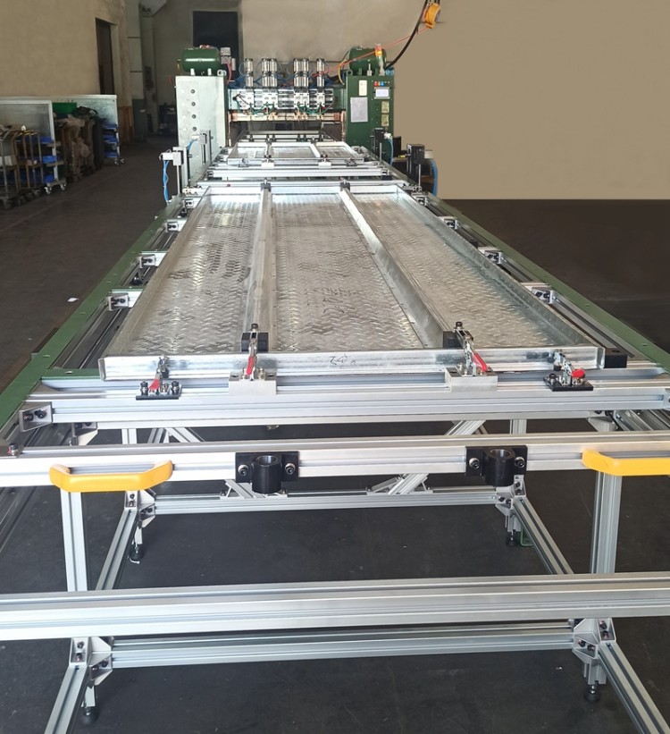 Reinforcement Rib Spot Welder